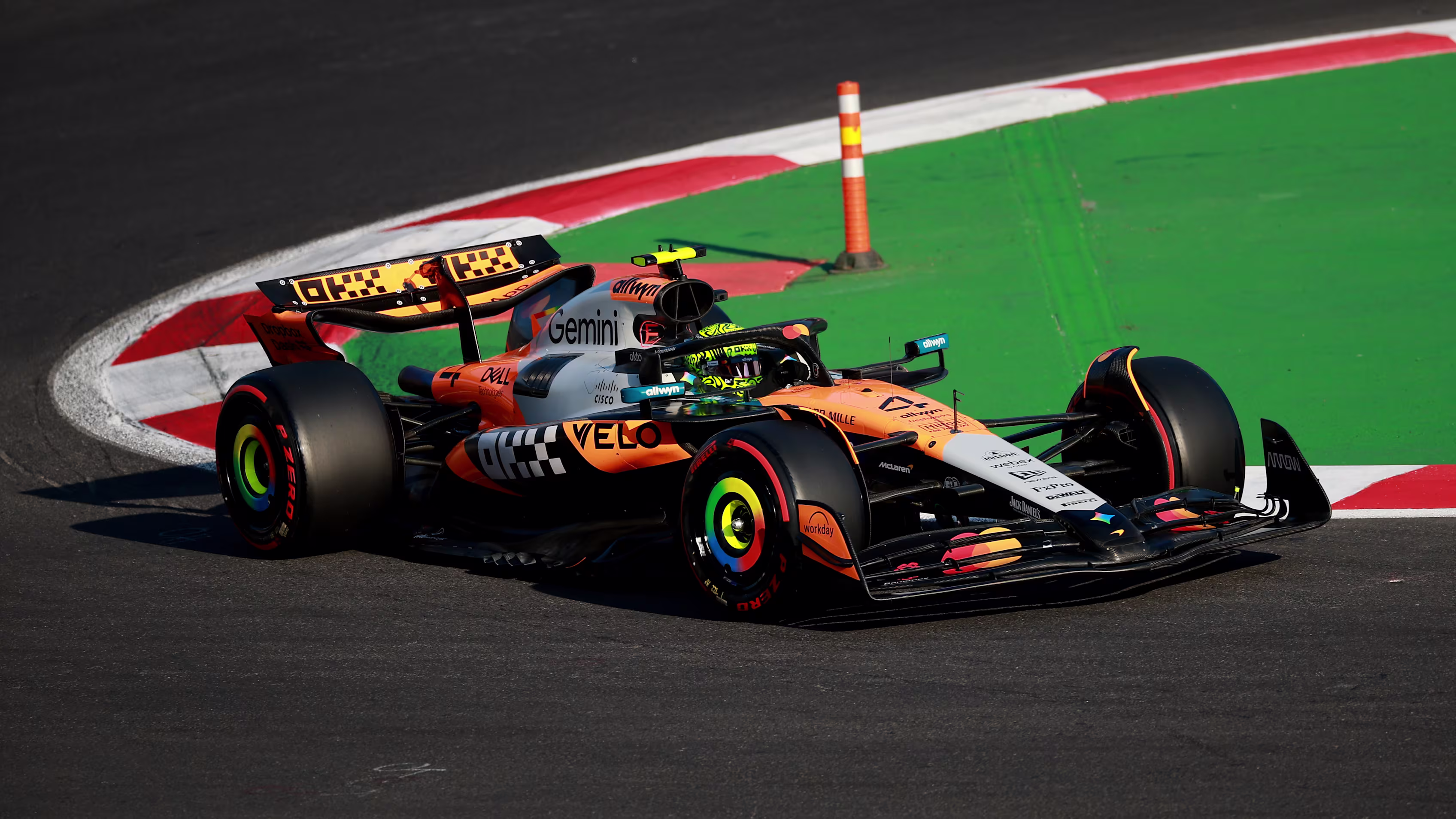 2025 Mexico City Grand Prix: Lando Norris Takes Pole, Piastri Falls Behind in McLaren’s Title Fight